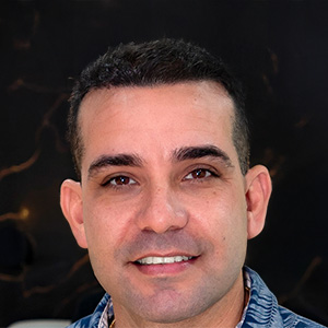 Loivwer patient: 6 months after hair transplant surgery photo